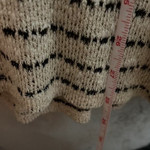 Off white w black stripes cold shoulder top, small - Picture 5 of 7